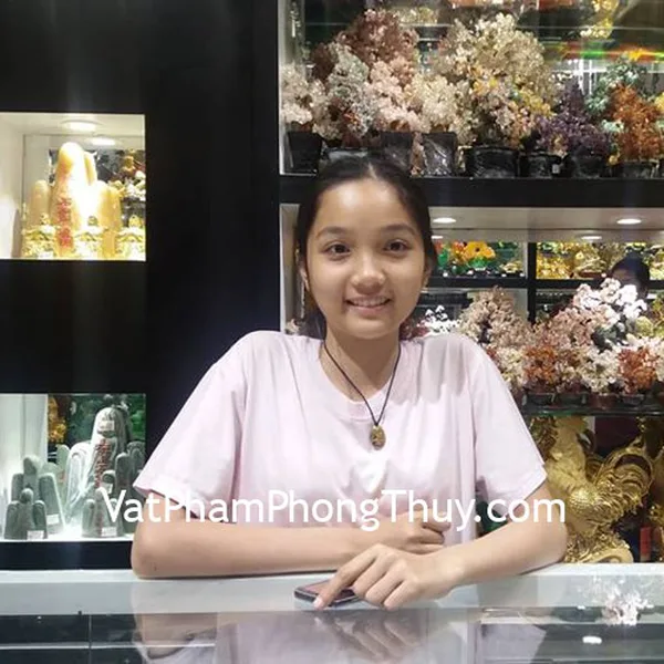 Chị Ngọc  - khách hàng mua mặt phật đá mắt mèo S6484