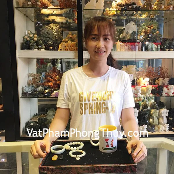 Chị Thương - khách hàng mua Vòng ngọc Myanmar S5160-7380, Chuỗi phỉ thúy đồng tiền có Phật Di Lạc S6679, Chuỗi Tỳ hưu Phỉ thúy S6686, Hồ ly Hắc ngà S6348, Hồ ly ngọc Tủy S6347