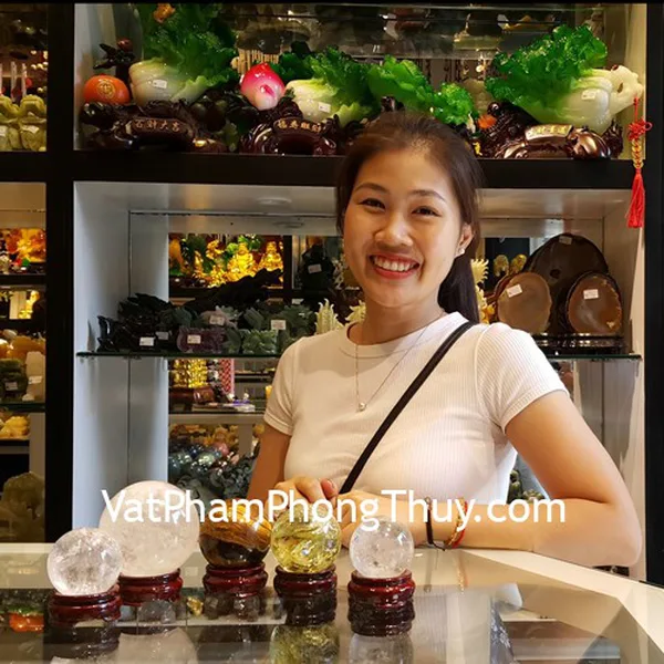 Chị Hà - khách hàng mua quả cầu thạch anh GM148, GM194, quả cầu đá mắt mèo M183 và vòng tay trang sức S6762, S6745, S67410