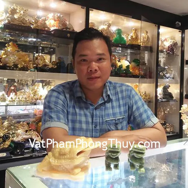 Anh Thụy - khách hàng mua Thiềm thừ hoàng long trung GM021 và Tỳ hưu lam ngọc có bờm GM016