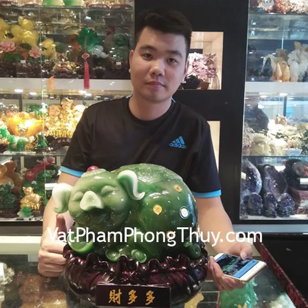 Anh Dũng - khách hàng mua tượng thần tài heo xanh LN024