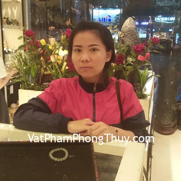 Chị Mai - khách hàng mua chuỗi thạch anh tóc xanh lục S6754