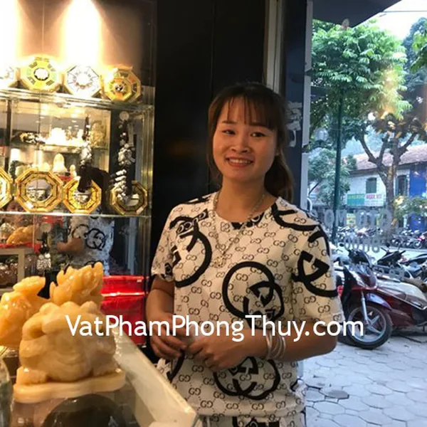 Chị Hương - Khách hàng mua Thiềm thừ Hoàng long trung GM021,Tỳ hưu Hoàng Long nguyên bảo lớn GM011,Trứng ngũ hành thạch anh K171,Mai Hoa Thập Toàn CC2024