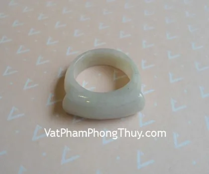 Nhẫn trơn ngọc phỉ thúy A+ giác cạnh S6213