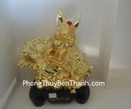 Thỏ nằm trên vàng B081