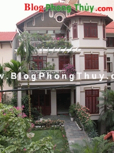 Sân trong vườn theo phong thủy