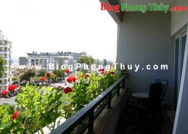 Bồn vây cửa sổ và khu vực ban công