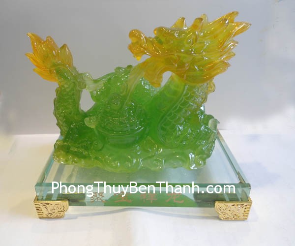 Phụ nữ độc thân và biểu tượng rồng