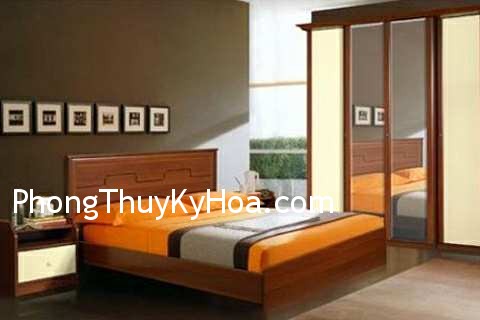 Có nên để gương đối diện với giường ngủ không?