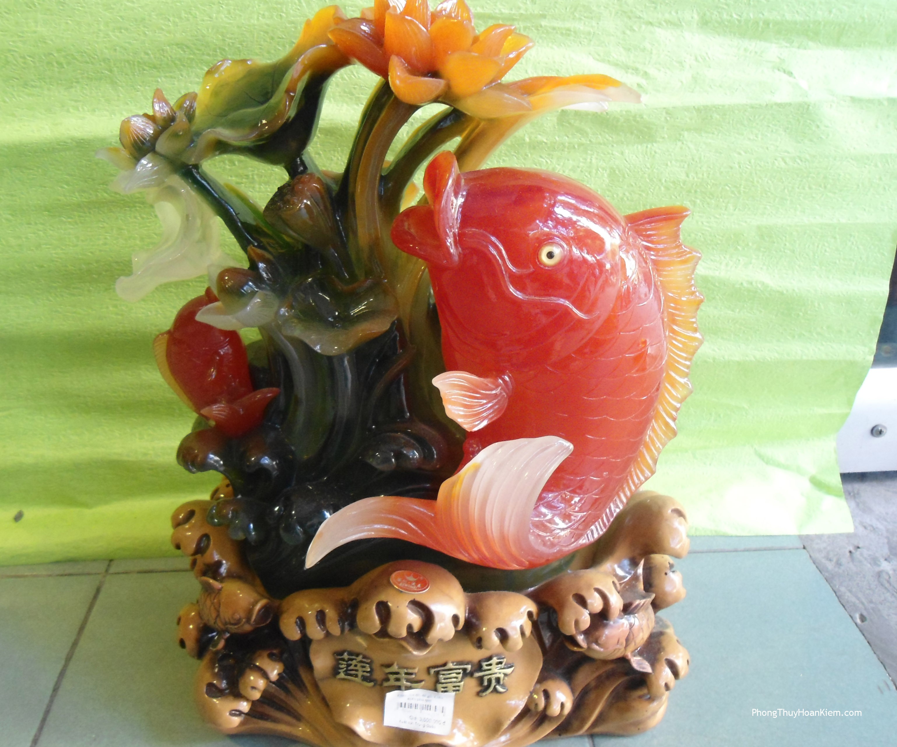Treo tranh cá