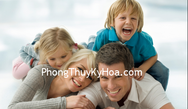 family-1 family 1 Ở với chồng vì lợi ích của con