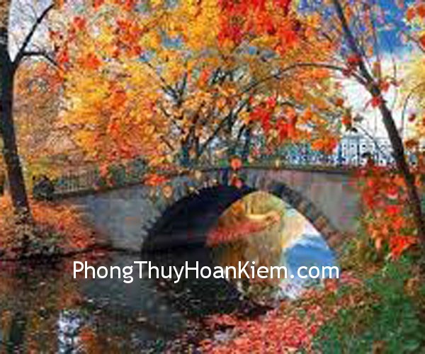 Treo tranh tạo không khí cho phòng ăn