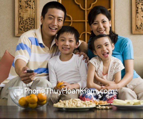 Royalty-Free Stock Photography by Rubberball gia1 Phương vị trong phòng và các thành viên trong gia đình