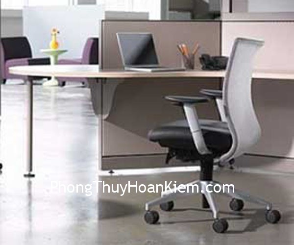 Vì sao thiết kế phòng làm việc của chủ quản nghiệp vụ cần lưu ý phía bên trái