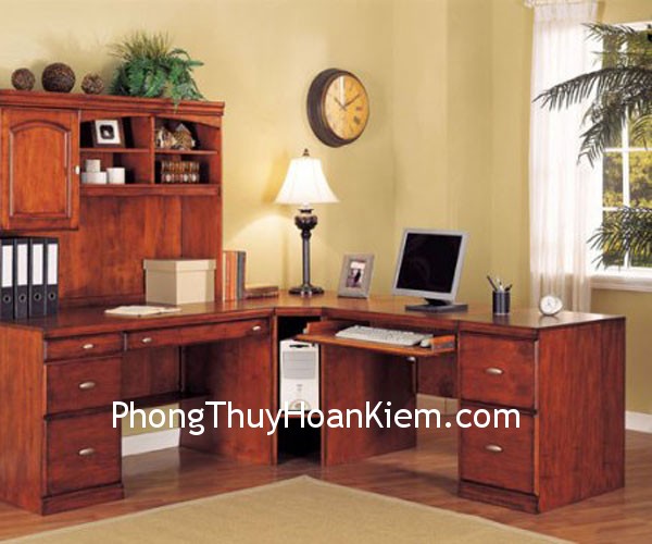 Cách sắp xếp đồ vật trên bàn làm việc cho phù hợp với phong thủy