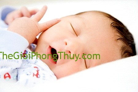 Giải mã giấc mơ của em bé đau dạ dày