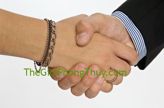 Giải mã giấc mơ thấy bắt tay