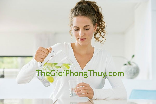 Giải mã giấc mơ thấy uống nước