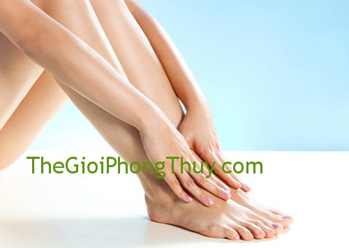 Mơ thấy chân: Liên quan đến sức khỏe, sĩ diện, tham vọng và tình ái