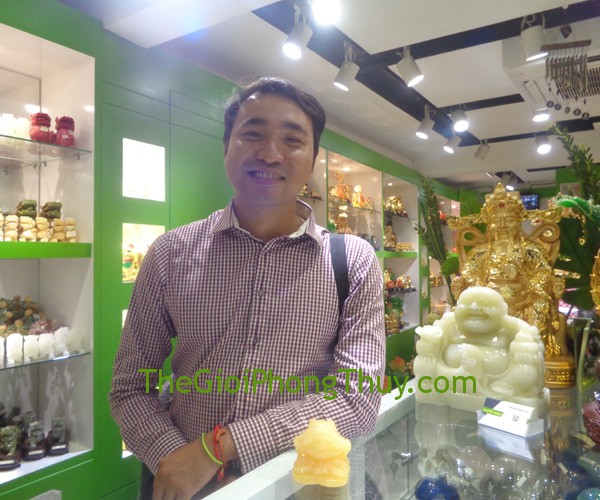 Anh Minh Phương - khách hàng mua tượng Thiềm Thừ đá Ngọc Hoàng Long FHM042