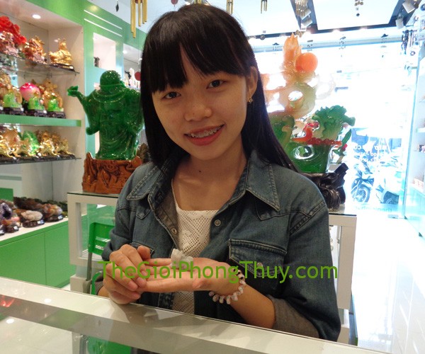 Chị Lê Thị Thu Hương – Khách hàng sở hữu Tỳ Hưu đá quý may mắn FS689