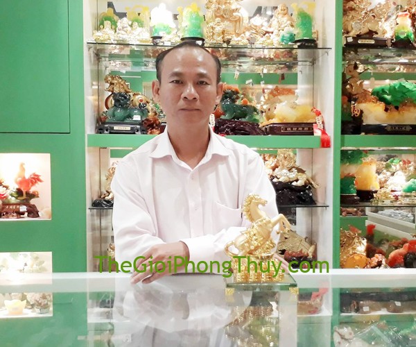 Anh Hào - Khách hàng mua Ngựa Vàng Trên Kim Nguyên Bảo Đống Tiền Vàng Đế Thủy Tinh FG107A