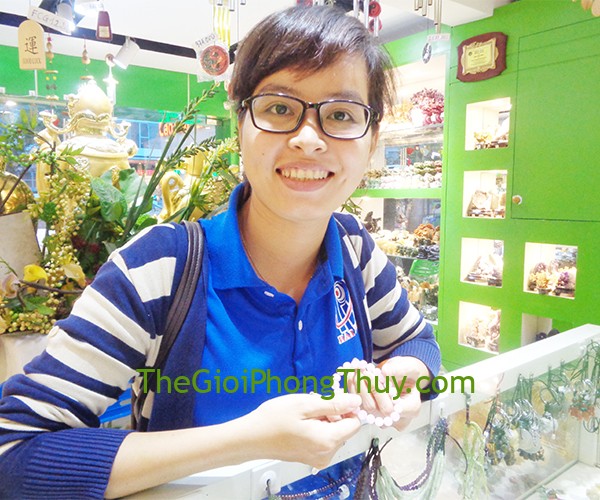 Chị Tuyền - Khách hàng mua Chuỗi thạch anh hồng A+ Madagascar FS6218
