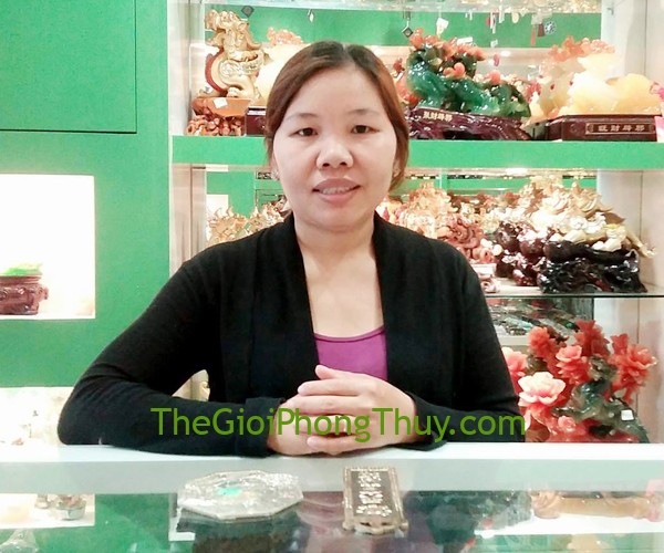 Chị Hương - Khách hàng mua Bát quái đồng lồi FD226, Kim Bài Thiên Quan Tứ Phước FCC1160