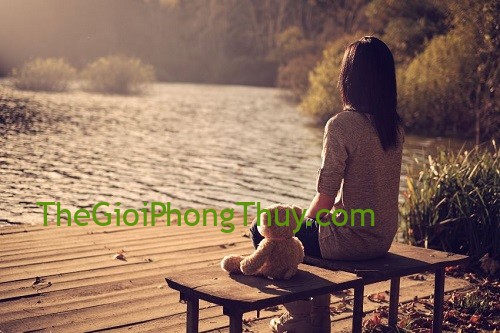 Phản ứng của 12 chòm sao nữ khi bị chê "ế bền vững"