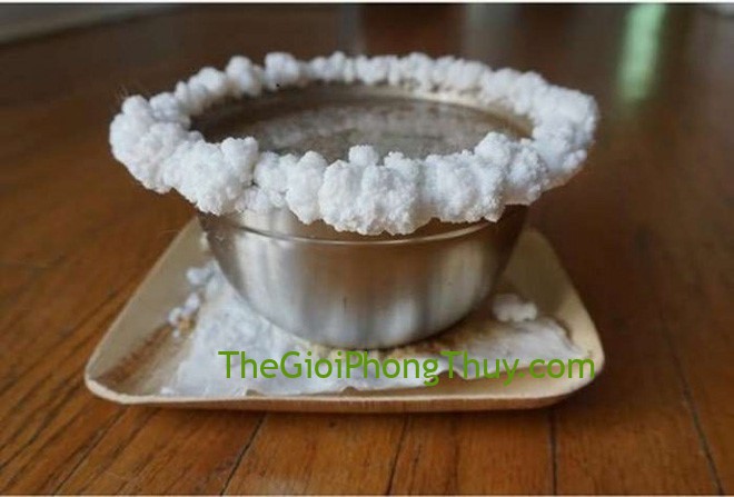 Lý do mà luôn có 1 bát muối âm thầm được giấu kín ở chỗ này