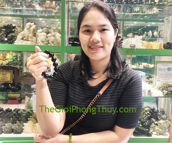 Chị Hà-Khách hàng mua Chuỗi hắc ngà trơn 18li FS6410.