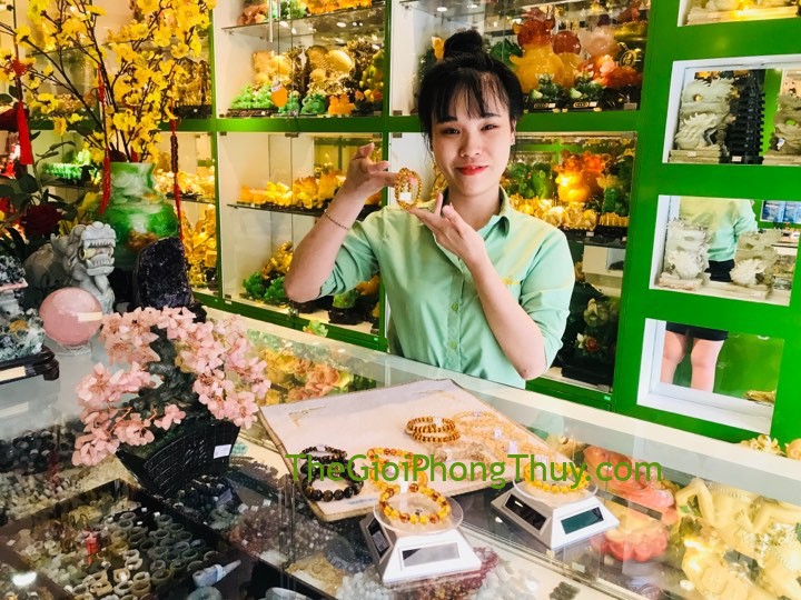 [Video] Năng Lượng Phong Thủy - Đeo vật phẩm gì hoá giải sao Vân Hớn cho 1992 Nữ Mạng năm 2020