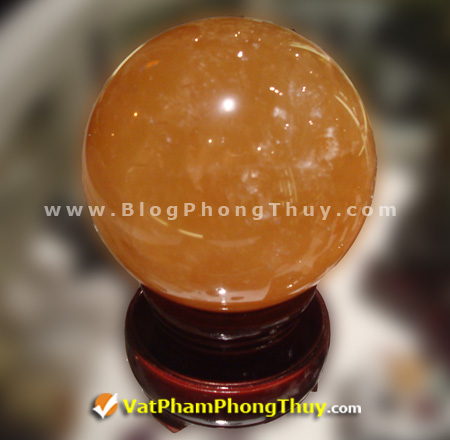 qua cau da thach anh vang calcite Tính chất và tác dụng của 14 loại quả cầu đá quý phong thủy hiện nay
