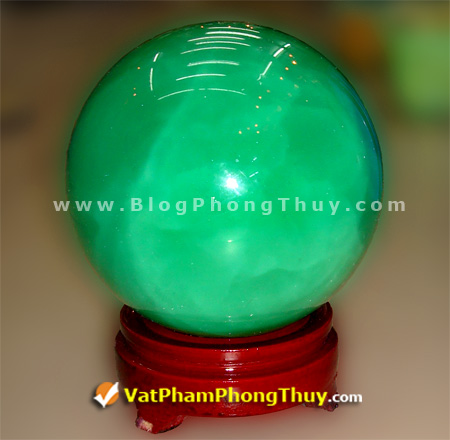 qua cau phong thuy da da quang fluorite Tính chất và tác dụng của 14 loại quả cầu đá quý phong thủy hiện nay