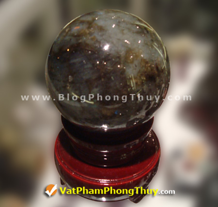 qua cau phong thuy da xa cua labradorite Tính chất và tác dụng của 14 loại quả cầu đá quý phong thủy hiện nay
