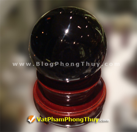 qua cau phong thuy thach anh den hac nga obsidian tektite Tính chất và tác dụng của 14 loại quả cầu đá quý phong thủy hiện nay