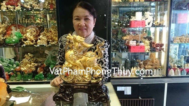 Cô Kim Chi- Khách mua Tỳ hưu mạ vàng A052, Hồ lô bát tiên D107