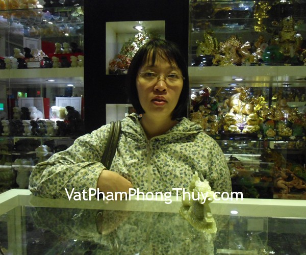 Chị Mai - khách hàng mua rồng cẩm thạch nhỏ N076-1
