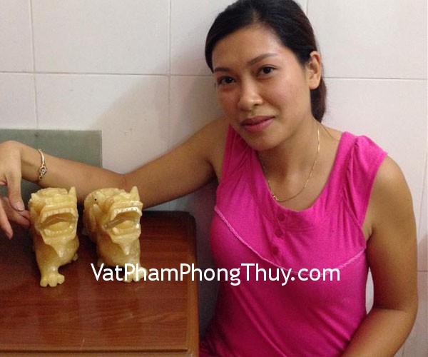 Chị Bích- khách hàng mua tỳ hưu đá ngọc Hoàng Long vảy rồng M015