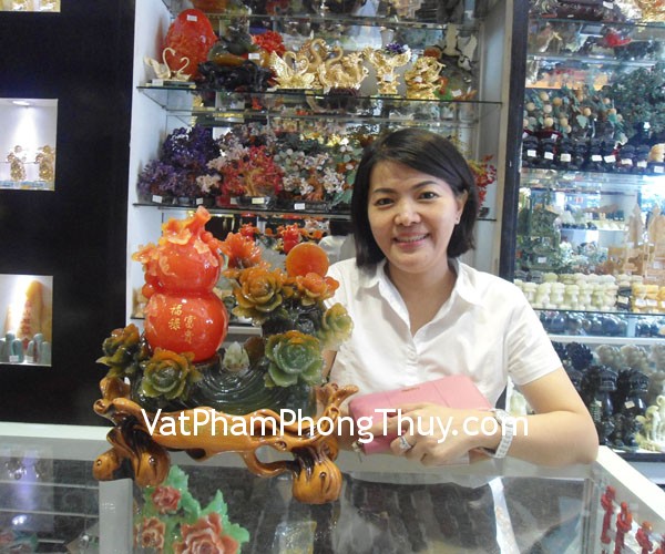 Chị Minh - khách hàng mua tượng mẫu đơn phú quý H216G