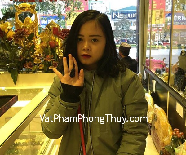 Chị Dung - khách hàng mua hồ ly đá hắc ngà S765