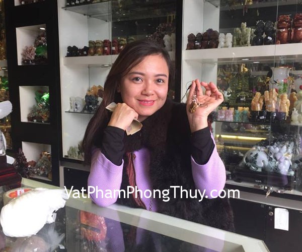 Chị Nhung- khách hàng mua tỳ hưu đá  mắt mèo S931