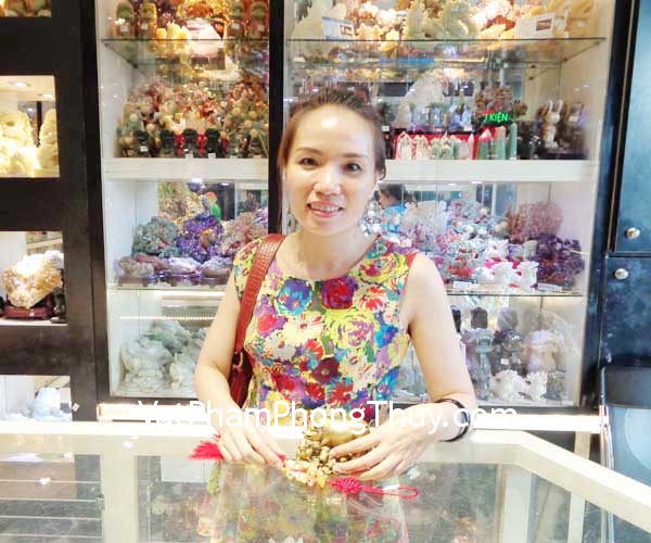 Chị Nga - khách hàng mua Heo đồng nằm trên đống tiền D148, Ngọc bội treo 32 đồng tiền Hoàng long S240