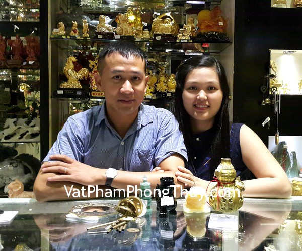 Anh Hanh - khách hàng mua cặp tỳ hưu hắc ngà GM008, thiềm thừ hoàng long GM022, chuông gió đồng 5 tầng D160, hồ lô ngũ phúc D241, tháp văn xương đông linh GM065 và bát quái đồng lồi D227