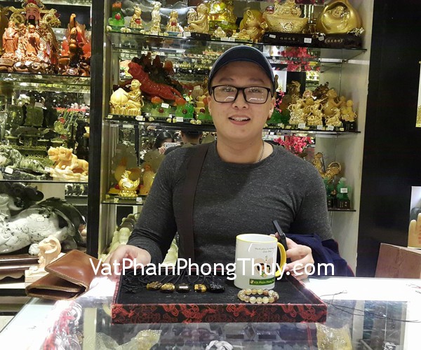 Anh Quang - khách hàng mua Phật Bản Mệnh 12 con giáp và vòng tay đá thạch anh tóc vàng S6227-1418