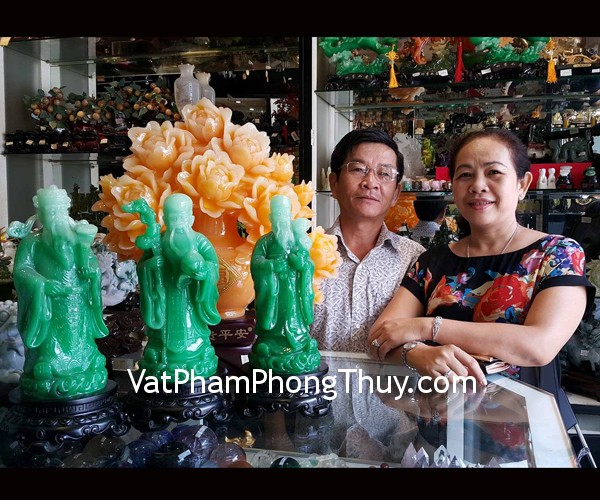 Chú Hùng - khách hàng mua bộ tam đa Phúc Lộc Thọ G157A và bình mẫu đơn ngọc H207G