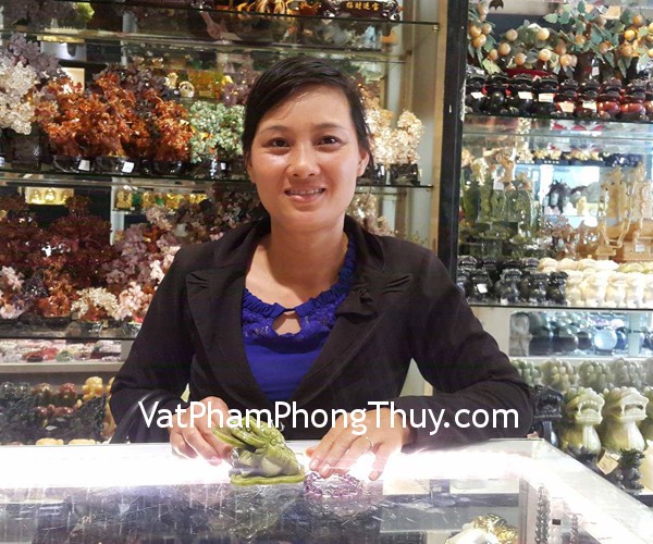 Chị Dung - khách hàng mua mặt phật di lạc phỉ thúy S6321, mặt quan âm phỉ thúy S6322, chuỗi thạch anh tím xen hạt vàng S6216-1637 và thiềm thừ lam ngọc GM024