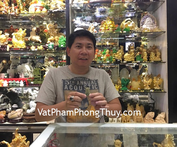 Anh Danh - khách hàng mua mặt quan công ngọc phỉ thúy S829