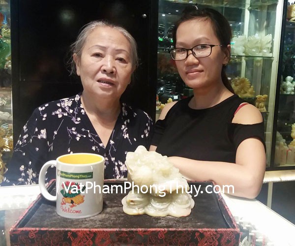 Chị Diễm - Khách hàng mua Thiềm thừ cẩm thạch trung CTT-M