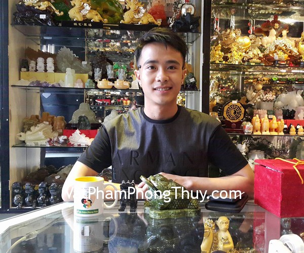 Anh Hưng - khách hàng mua tỳ hưu bắc kinh đen BKD-S và thiềm thừ lam ngọc GM023